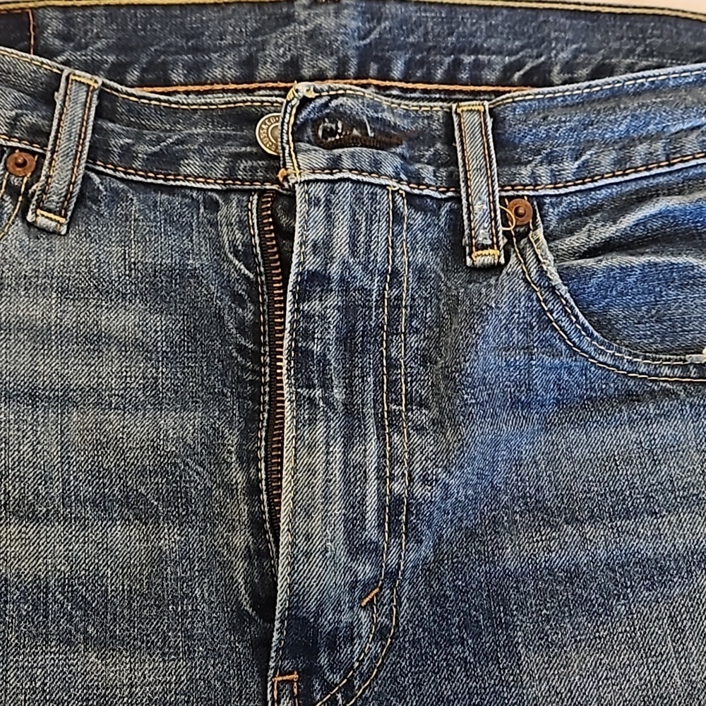 Men's Levi's 522 Distressed Jean's Size 33×30 - Picture 3 of 10